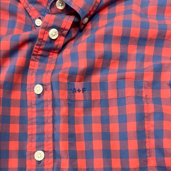 Abercrombie & Fitch Red and Blue Casual Button Down Shirt - Picture 3 of 6